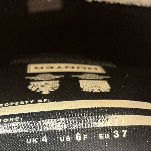 Hunter- Women's Original Tall Gloss
Rain Boots. Black Size: 6 - Picture 10 of 11